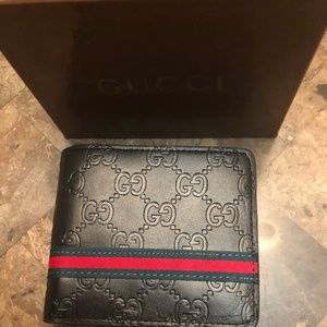MENS GUCCI WALLET *USED*